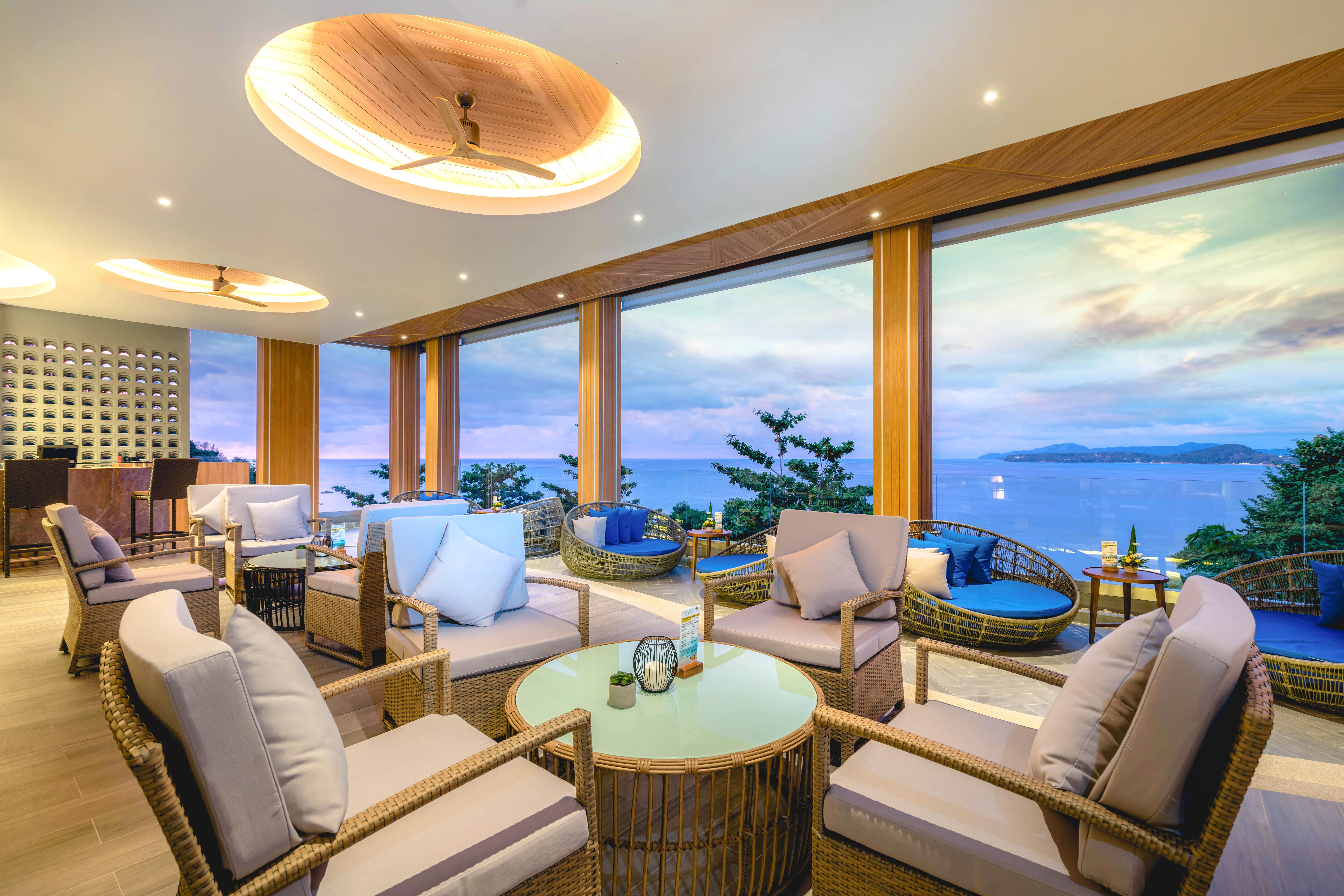 Namaka Resort Kamala Luaran gambar The View Bar