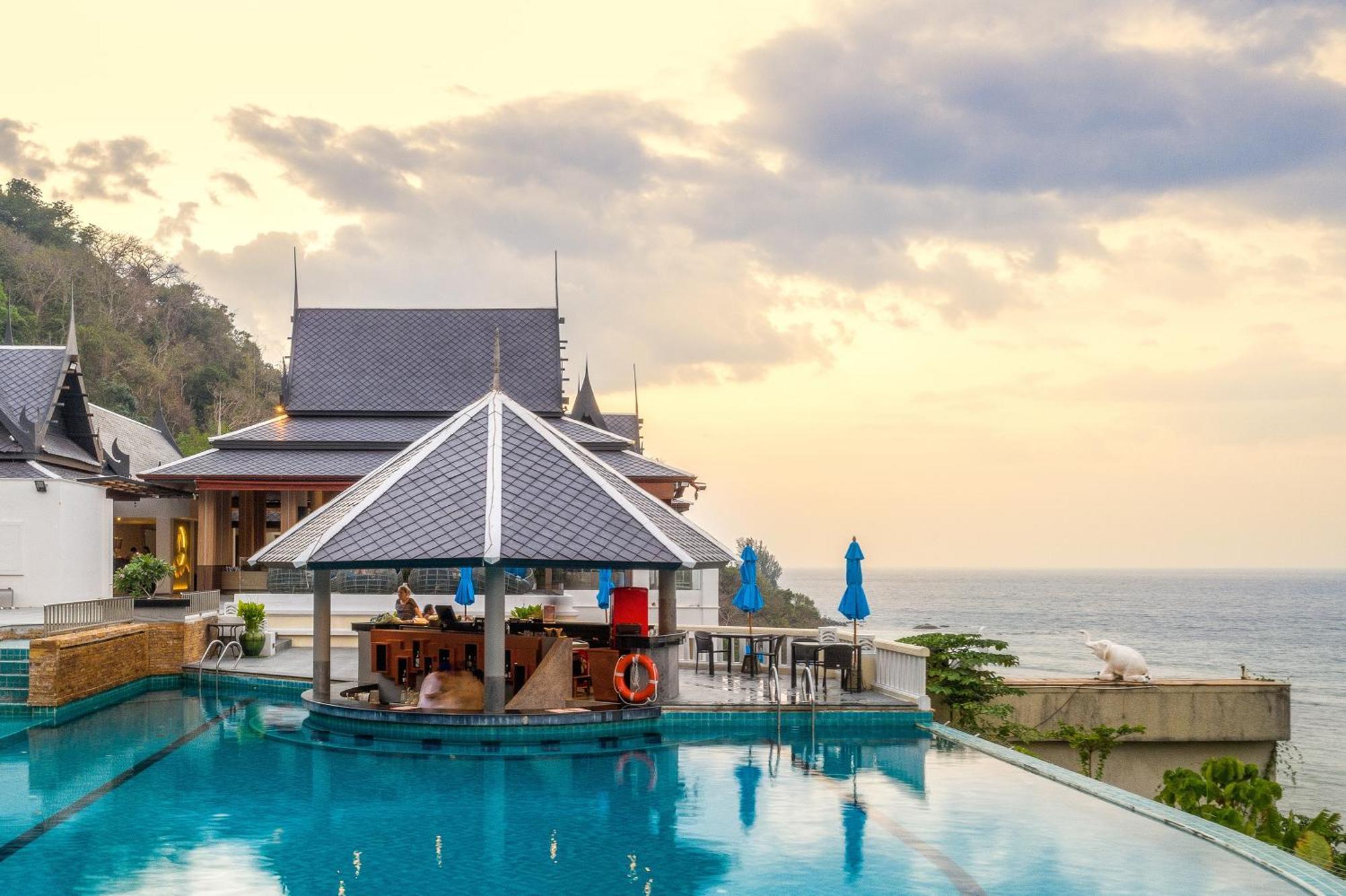 Namaka Resort Kamala Luaran gambar The swimming pool at the resort