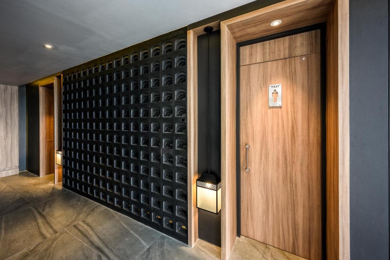Namaka Resort Kamala Luaran gambar Mailboxes in a condominium